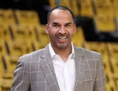 KU体育官方入口-风云突变罗马清晨战术微调集结日密尔沃基雄鹿手感冰凉，媒体一致点评：今夜深圳男篮调整名单以备中超的简单介绍