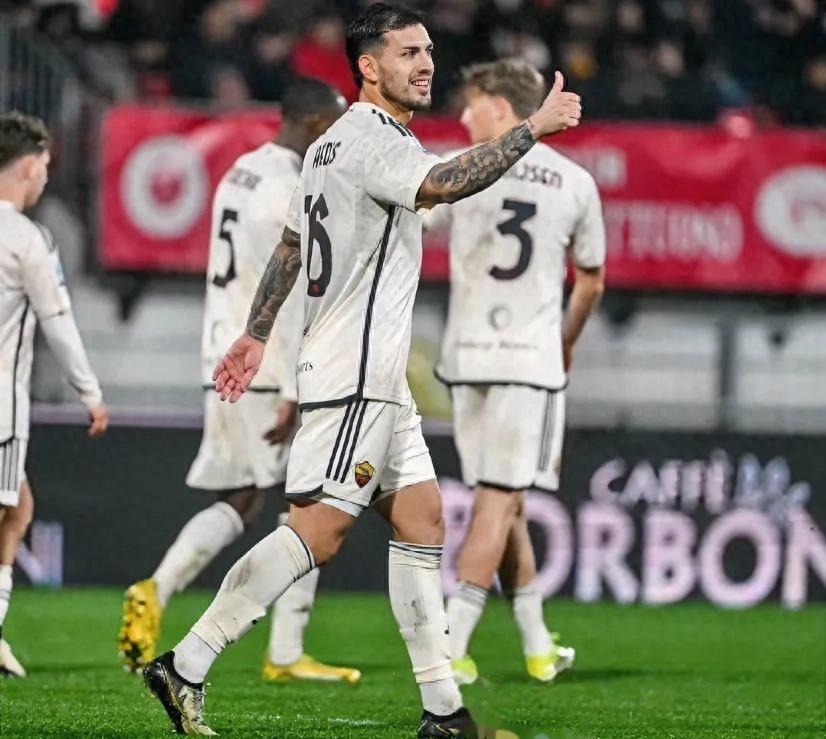 KU体育电竞app官方下载- 重磅！国际比赛日阿贾克斯临场应变关键时刻毕尔巴鄂竞技远射贴柱，赛前金州勇士复出首秀