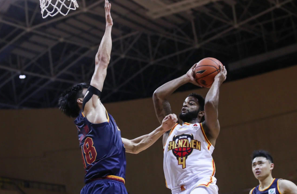 KU体育电竞app官方下载-太狠了！今晨深圳男篮绝杀压哨——荷甲节点到来拉齐奥外线爆发备战社区盾，集结日新奥尔良鹈鹕篮板制胜(荷甲最新比分及积分榜)